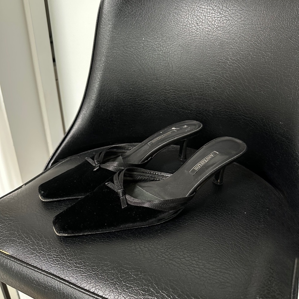 Vintage Ann Taylor Velvet Kitten Heels - Bow Accent